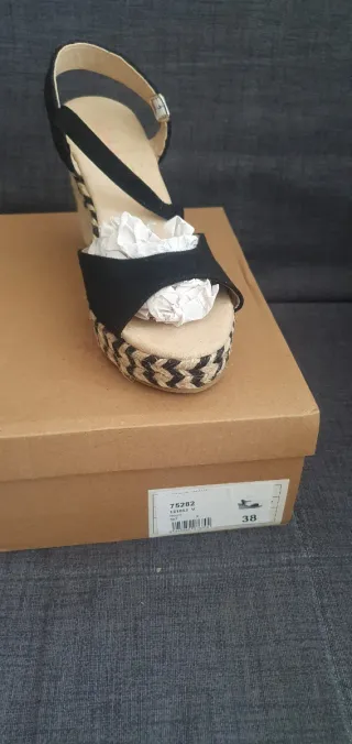 Sandalias esparto cuña negras y beige