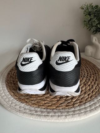 Nike Cortez Negras 44,5