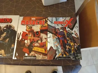 Lote de comics Marvel dark