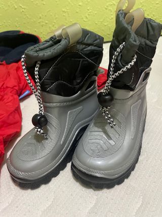 Conjunto de esquí infantil y botas