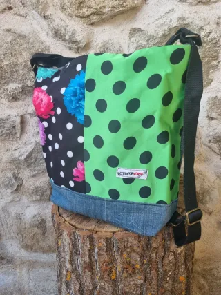Bolso Mochila Flores y Lunares