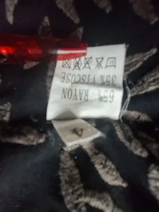 Vestido negro bordado estilo boho