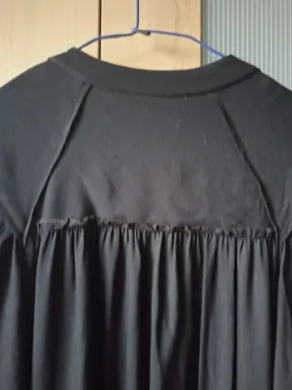 Vestido negro bordado estilo boho