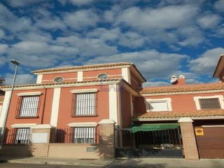 Casa adosada en venta en Brenes