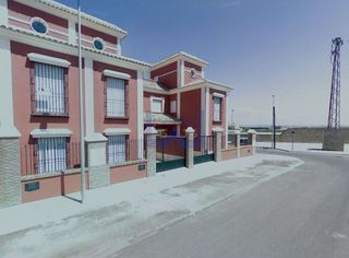 Casa adosada en venta en Brenes