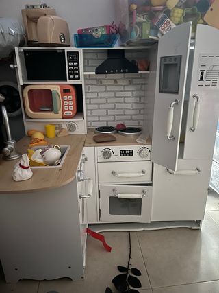 Cocinita de juguete blanca. no se aceptan ofertas