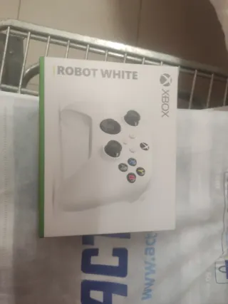 Mando Xbox Robot White