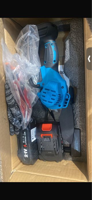Sierra eléctrica 21V Lithium-ion nueva , sin usar