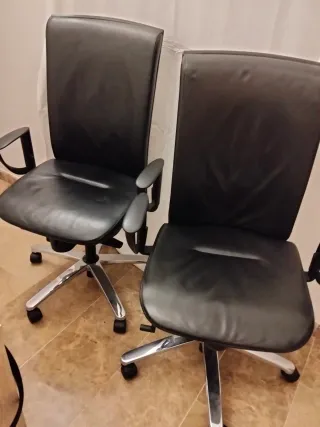 2 Poltrone da Ufficio in Pelle Seminuove