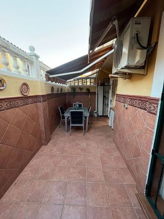 Casa adosada en alquiler en Polígonos - Recinto Ferial Cortijo de Torres en Málaga