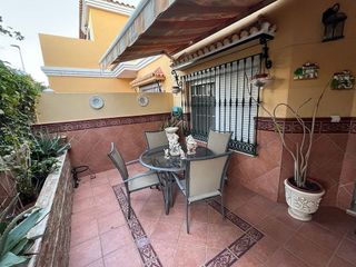 Casa adosada en alquiler en Polígonos - Recinto Ferial Cortijo de Torres en Málaga