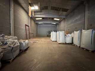 Nave industrial en venta en Sant Vicenç de Castellet