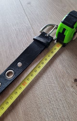 Cintura pelle nera vintage con borchie