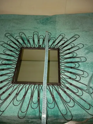 Specchio in ferro battuto decorativo