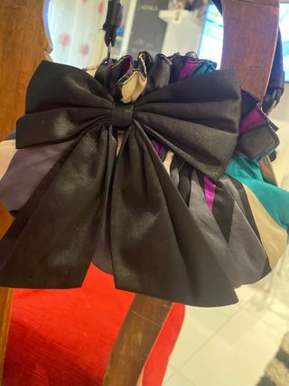 pochette con fiocco e fantasia