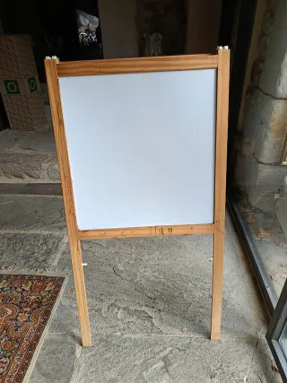 Pizarra bicolor Ikea madera y plástico