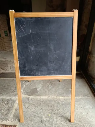 Pizarra bicolor Ikea madera y plástico