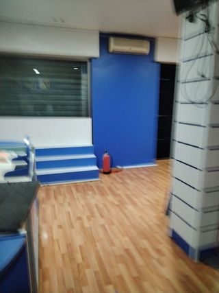 Local comercial en alquiler en Elda