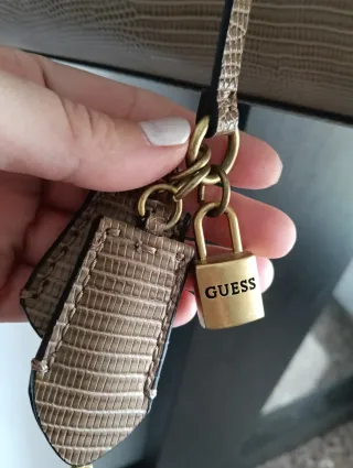 Bolso Guess Beige y Dorado