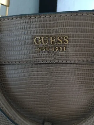 Bolso Guess Beige y Dorado