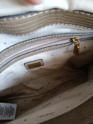 Bolso Guess Beige y Dorado