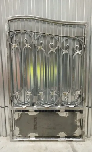 Se hacen portales de acero a medida