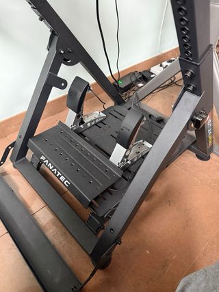 Volante Moza R12 y Pedales Fanatec con Nitro Sim