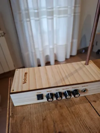 Theremin Analógico Madera (Heterodino VCF)
