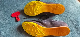 Zapatillas de correr (clavos, n° 41)