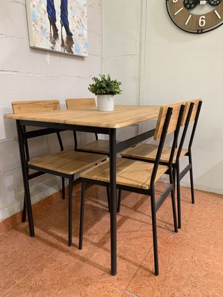 Mesa y 4 Sillas Comedor Madera