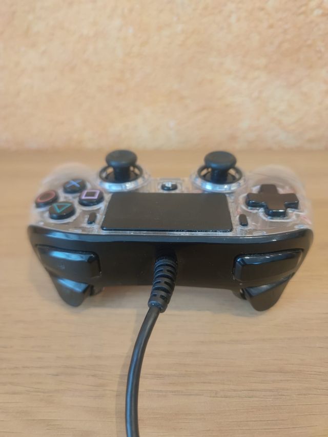 Mando Nacon PS4 / PC Transparente LED