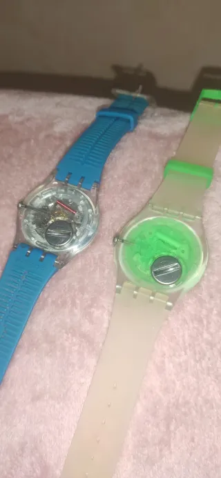 Orologi Swatch classici traslucidi