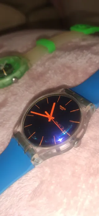 Orologi Swatch classici traslucidi