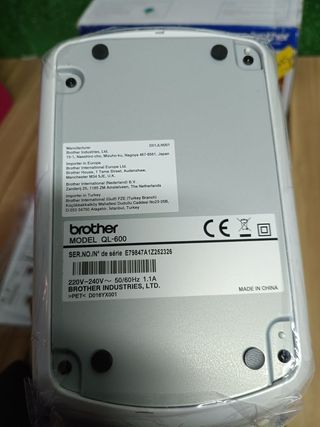 Brother QL600B.Impresora de Etiquetas Profesional con tecnología térmica Directa