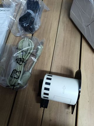 Brother QL600B.Impresora de Etiquetas Profesional con tecnología térmica Directa