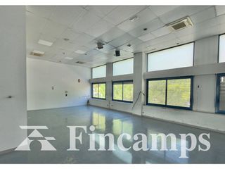 Nave industrial en alquiler en Serraparera en Cerdanyola del Vallès