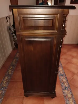 Cómoda de madera recibidor