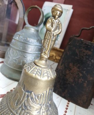 lotto di Campane e peso vintage in bronzo e ottone