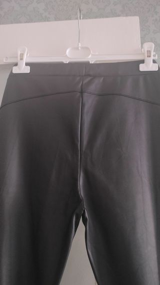 Leggins cuero sintético