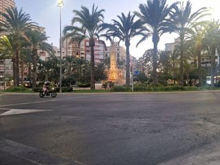 Garaje en venta en Mercado en Alicante