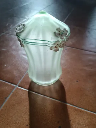 Tulipa antigua de cristal verde