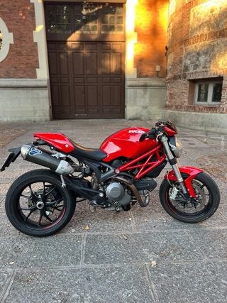 Ducati Monster 796