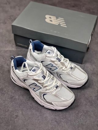 New Balance 530 Plata/Blanco Talla 37