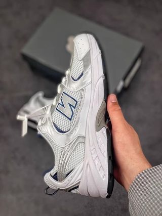 New Balance 530 Plata/Blanco Talla 37