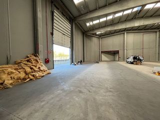 Nave industrial en alquiler en Canovelles