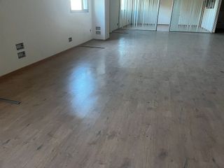 Nave industrial en alquiler en Canovelles