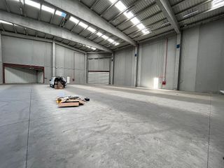 Nave industrial en alquiler en Canovelles