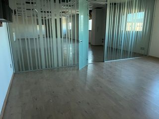 Nave industrial en alquiler en Canovelles