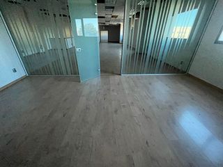 Nave industrial en alquiler en Canovelles