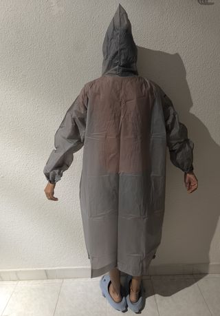 Chubasquero con capucha - Negro y gris (nuevo)